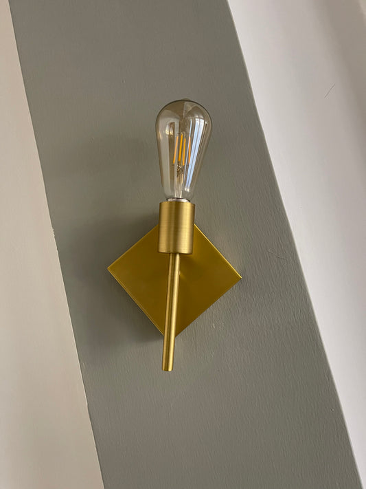 Wall sconce with square base